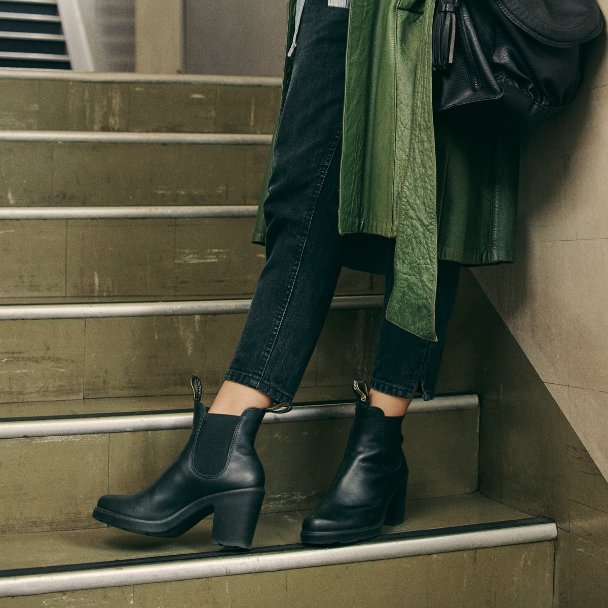 Blundstone Womens Elastic Sided Black Heel Boot - 2365 | the boot shed