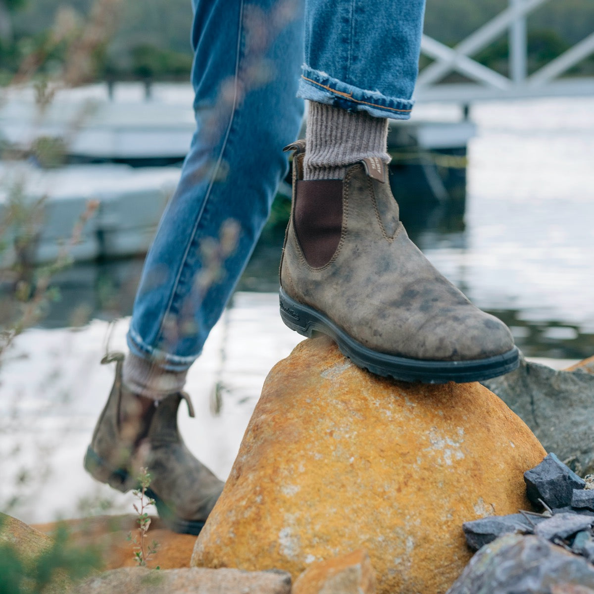 Blundstone Rustic Brown Chelsea Elastic Side Boot 585